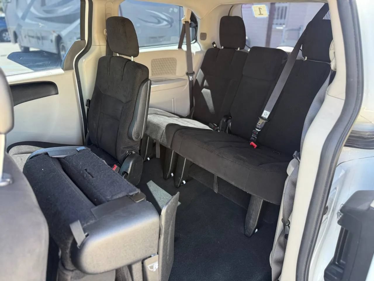 Used 2015 Dodge Grand Caravan American Value Package w/ UConnect Hands-Free Group FWD image 33