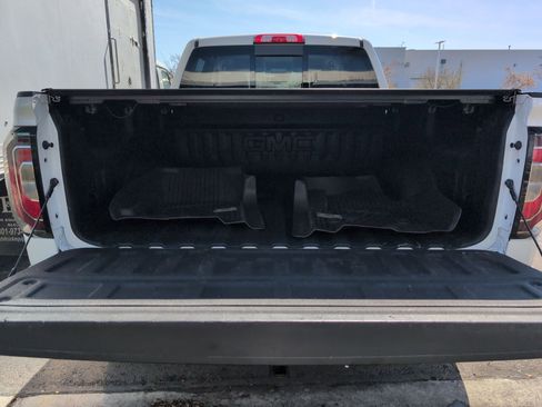 Used 2018 GMC Sierra 1500 SLT image 30