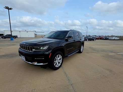 Used 2021 Jeep Grand Cherokee L Limited image 3