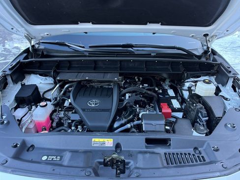 Used 2023 Toyota Highlander LE image 23