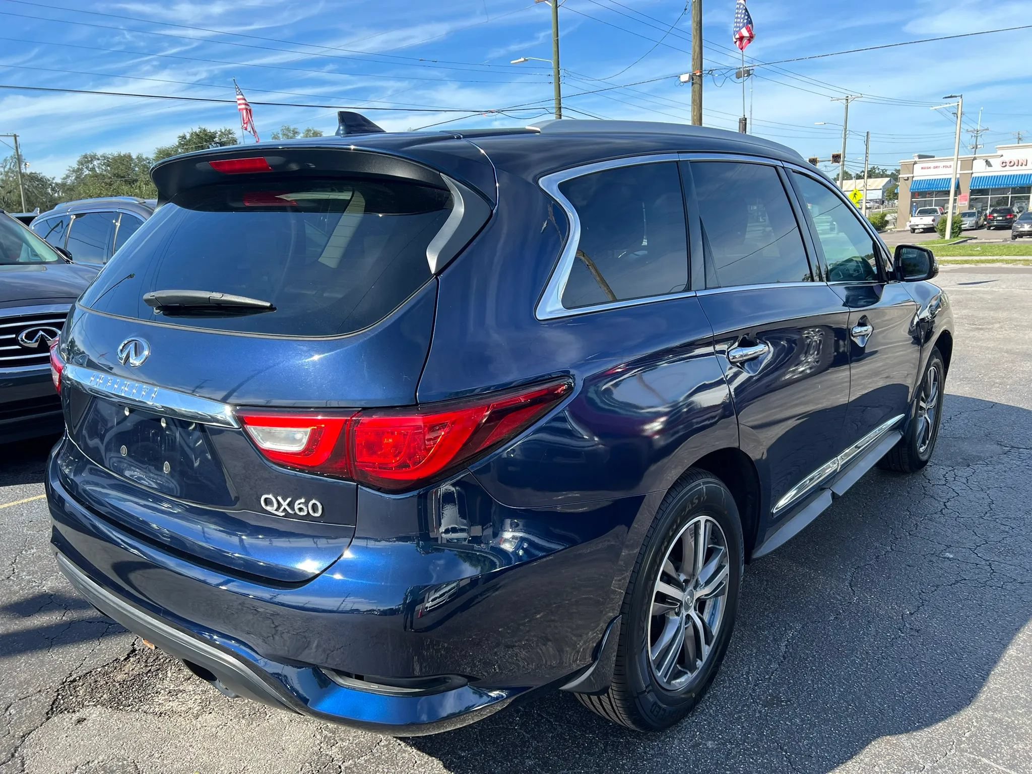 Used 2016 INFINITI QX60 Luxe AWD/4WD image 5
