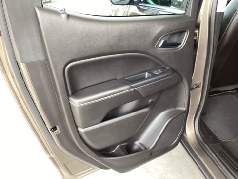 Used 2016 GMC Canyon SLT w/ Driver Alert Package AWD/4WD image 11