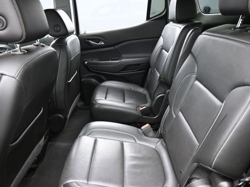 Used 2021 GMC Acadia SLT w/ Elevation Edition image 13