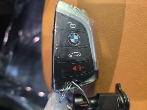 Used 2021 BMW X3 xDrive30e w/ Executive Package AWD/4WD image 39