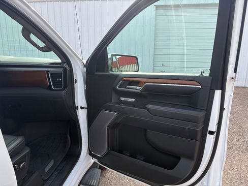 Used 2023 GMC Sierra 1500 Denali w/ Technology Package image 38