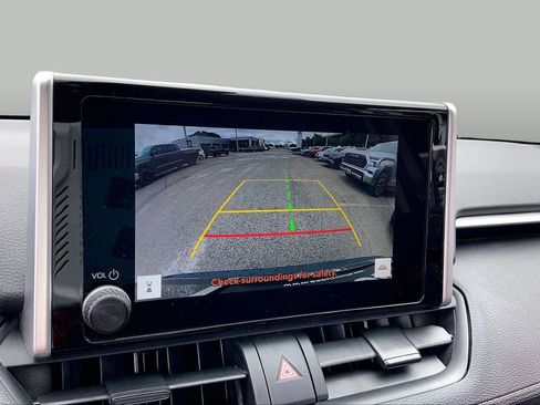 Used 2025 Toyota RAV4 XLE AWD/4WD image 26