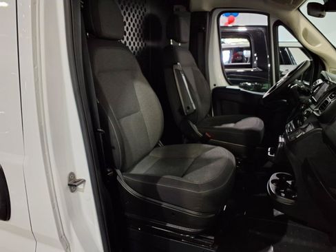 Used 2025 RAM ProMaster 2500 w/ U-Haul Equipment Group FWD image 21