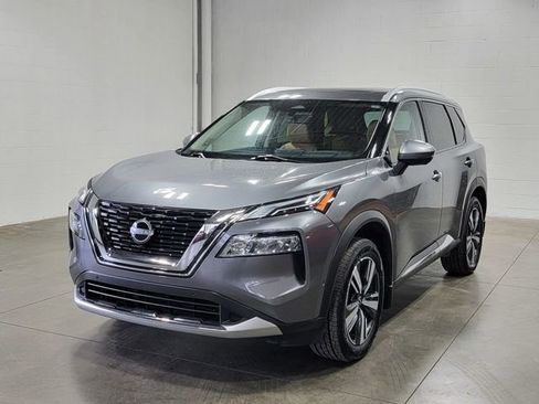 Used 2023 Nissan Rogue Platinum w/ Platinum Premium Package image 2