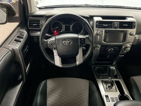 Used 2017 Toyota 4Runner SR5 AWD/4WD image 11