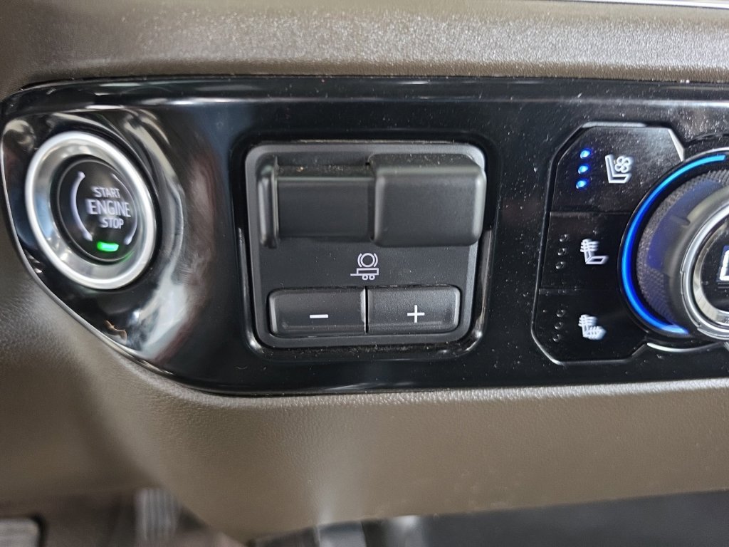Used 2024 Chevrolet Silverado 3500 LTZ w/ LTZ Convenience Package AWD/4WD image 25