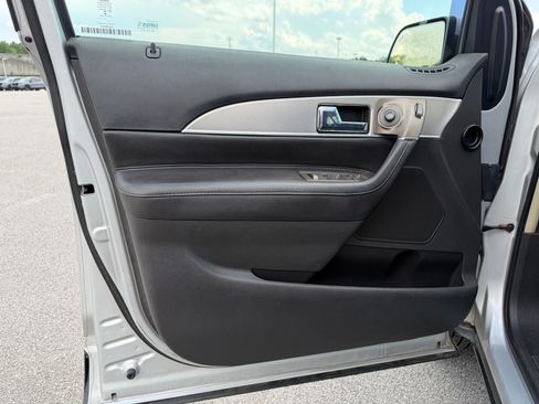Used 2015 Lincoln MKX FWD w/ Equipment Group 102A image 25