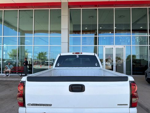 Used 2007 Chevrolet Silverado 2500 LT w/ Onstar Plus Package RWD image 18