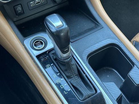 Used 2025 Nissan Sentra SV w/ SV Premium Package FWD image 22