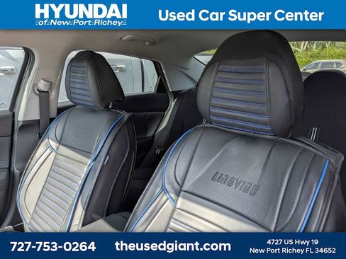 Used 2023 Hyundai Elantra SEL w/ Convenience Package FWD image 3