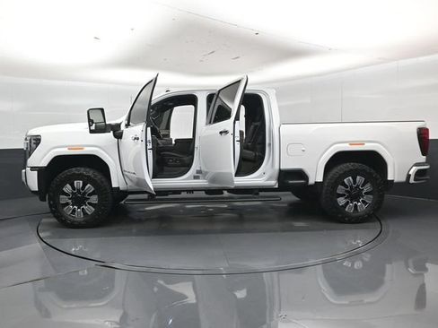Used 2024 GMC Sierra 2500 Denali w/ Denali Reserve Package AWD/4WD image 56