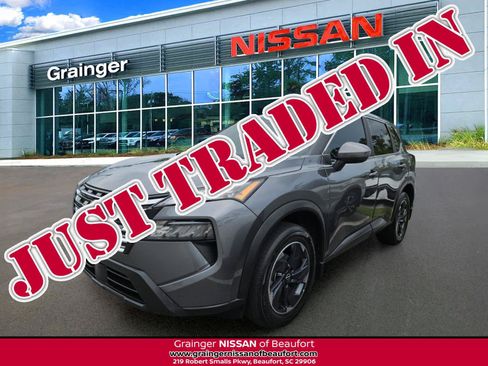 Used 2025 Nissan Rogue SV FWD image 1
