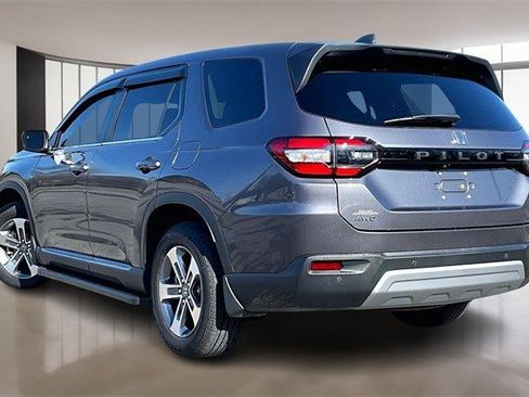 Certified 2025 Honda Pilot EX-L image 4