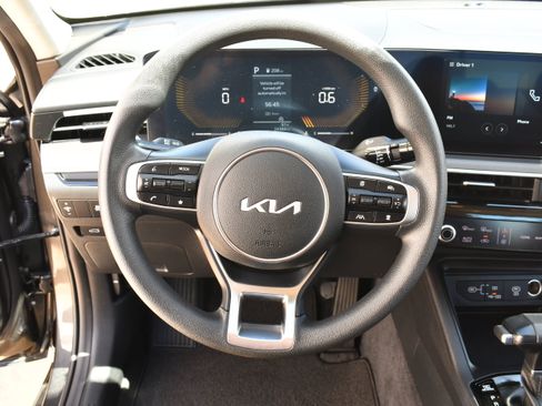 Used 2025 Kia K5 LXS FWD image 18
