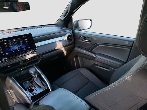 Used 2024 Chevrolet Colorado LT w/ LT Convenience Package image 25