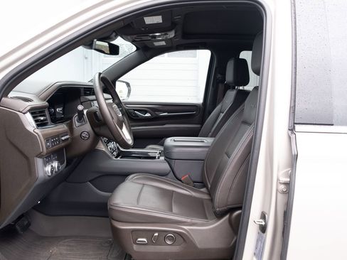 Used 2023 GMC Yukon Denali AWD/4WD image 11