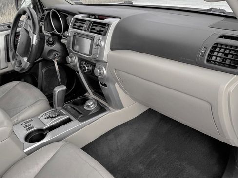 Used 2013 Toyota 4Runner SR5 image 29