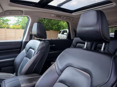 Used 2024 Nissan Pathfinder SL w/ SL Premium Package image 10