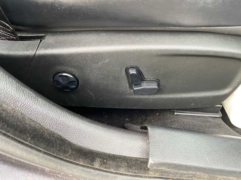 Used 2014 Chrysler 300 C image 32