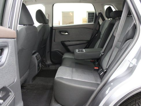 Used 2023 Nissan Rogue SV FWD image 8