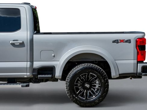 Used 2025 Ford F250 Lariat AWD/4WD image 12