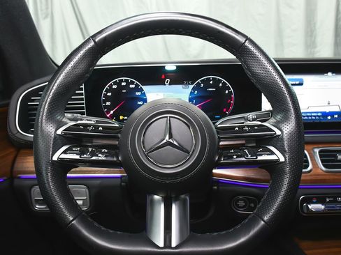Used 2025 Mercedes-Benz GLS 450 4MATIC image 37