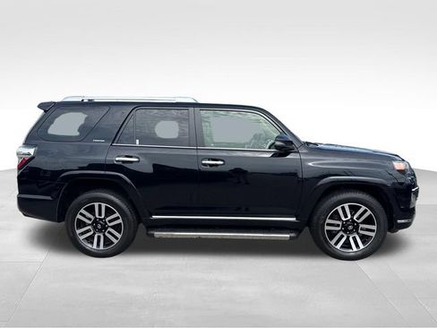 Used 2017 Toyota 4Runner Limited AWD/4WD image 6