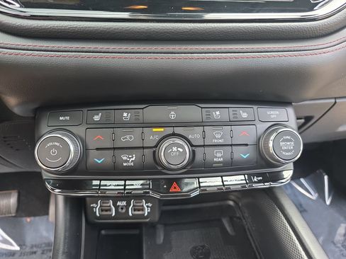 Used 2021 Dodge Durango R/T w/ Technology Group AWD/4WD image 21