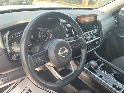 Certified 2024 Nissan Pathfinder SV AWD/4WD image 14