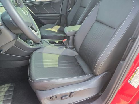 Used 2023 Volkswagen Tiguan SE FWD image 21