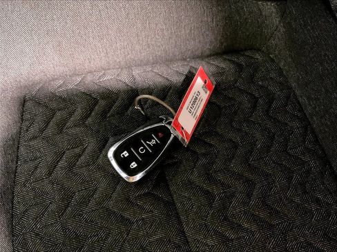 Used 2024 Chevrolet Equinox LT AWD/4WD image 30
