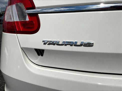 Used 2012 Ford Taurus SE FWD image 24