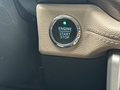 Used 2023 Ford Expedition Limited image 24