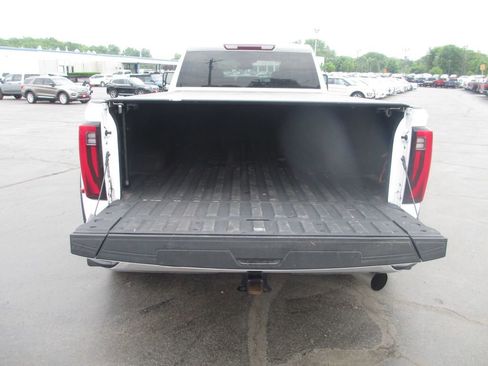 Used 2024 GMC Sierra 3500 SLT w/ SLT Convenience Package AWD/4WD image 9