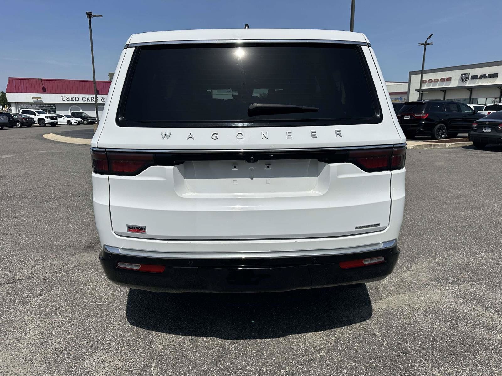 Used 2024 Jeep Wagoneer Series II AWD/4WD image 6