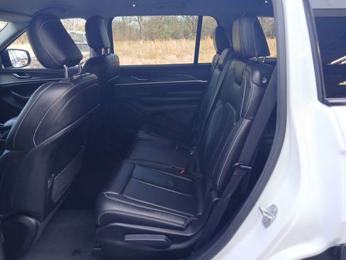 Used 2023 Jeep Grand Cherokee L Limited w/ Black Appearance Package image 36