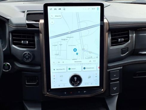 Used 2024 Ford F150 Lightning Lariat image 19