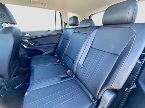 Used 2024 Volkswagen Tiguan Wolfsburg Edition image 21