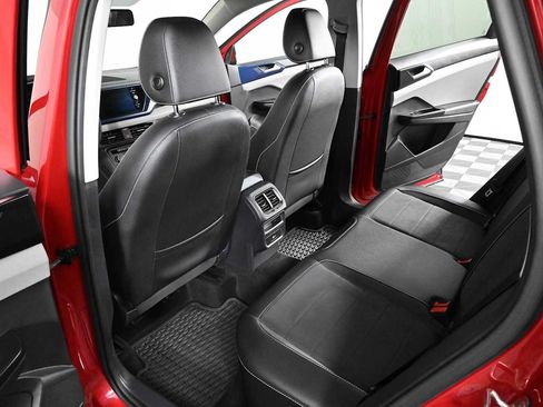 Certified 2022 Volkswagen Taos SE FWD image 14