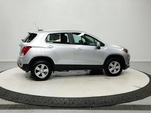 Used 2017 Chevrolet Trax LS AWD/4WD image 9