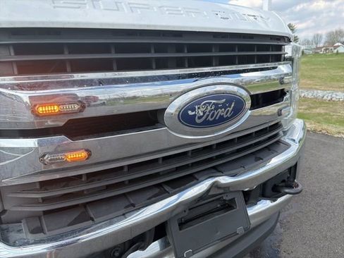 Used 2019 Ford F350 XLT image 14