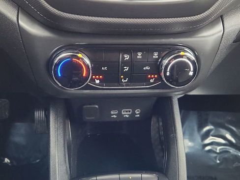 Used 2021 Chevrolet TrailBlazer LT image 40