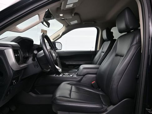 Used 2024 Ford Expedition XLT image 9