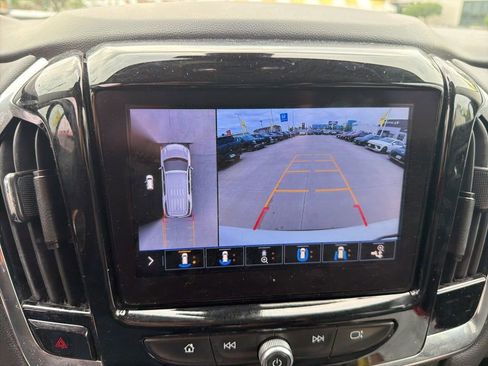 Used 2021 Chevrolet Traverse Premier w/ Redline Edition AWD/4WD image 26