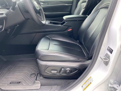 Used 2023 Jeep Grand Cherokee Limited AWD/4WD image 25
