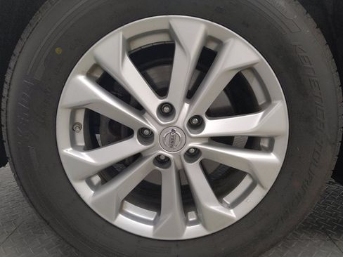 Used 2016 Nissan Rogue SV AWD/4WD image 31
